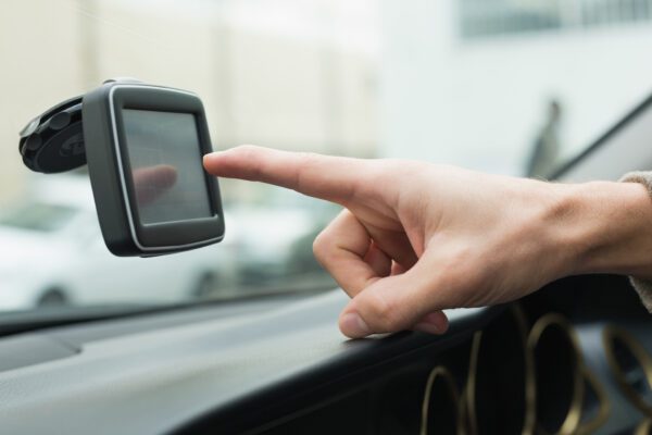 man using satellite navigation system in his car 2021 08 28 16 38 33 utc 600x400 - Global Navigation Satellite System - Erklärung