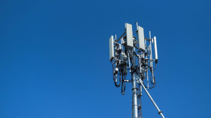 Gps-Tracker rechtliche Grundlagen - wann ist eine Ortung legal? antenna the new 5 generation telephone system 2021 08 30 02 12 56 utc 712x400 - Gps-Tracker rechtliche Grundlagen - wann ist eine Ortung legal?