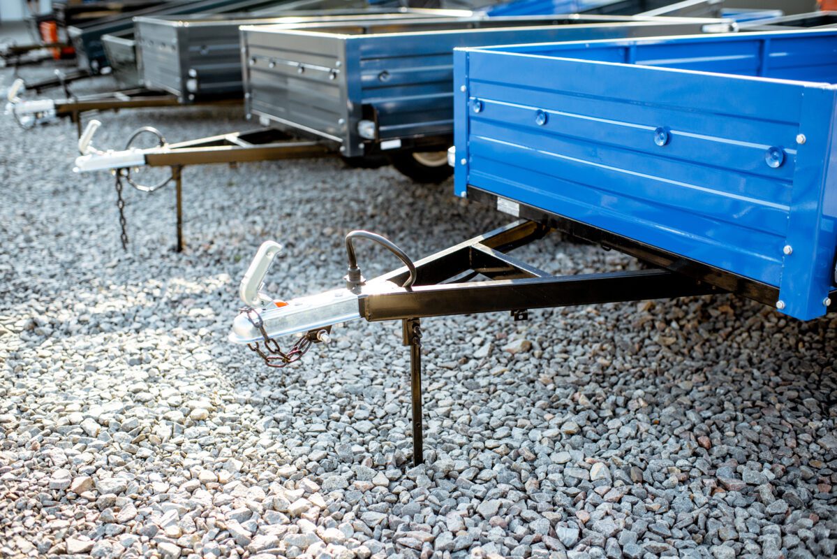Mit guter Diebstahlsicherung Anhänger schützen truck trailer at the agricultural shop 2021 09 04 09 04 44 utc 1199x800 - Mit guter Diebstahlsicherung Anhänger schützen
